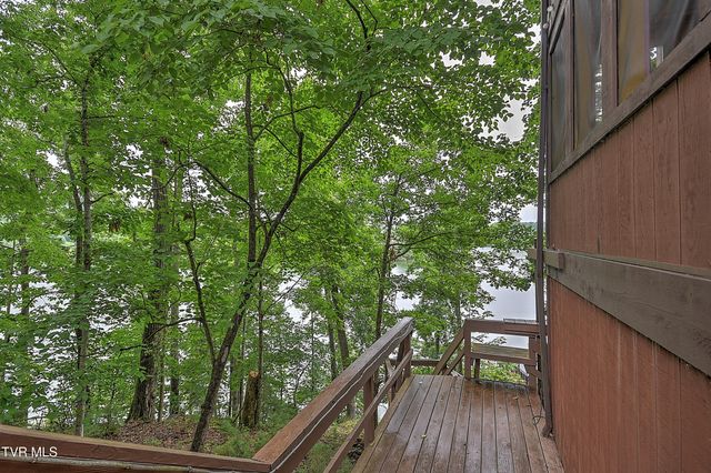 490 Hideaway Farm Road, Piney Flats, TN 37686