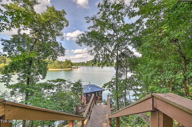 490 Hideaway Farm Road, Piney Flats, TN 37686