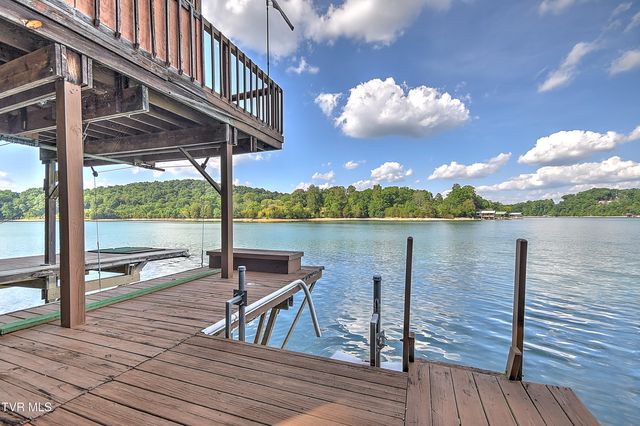 490 Hideaway Farm Road, Piney Flats, TN 37686