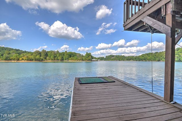 490 Hideaway Farm Road, Piney Flats, TN 37686