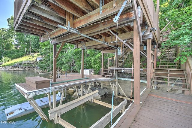 490 Hideaway Farm Road, Piney Flats, TN 37686