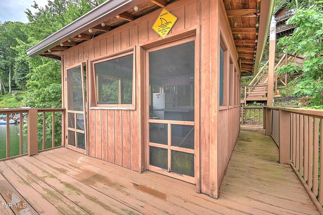 490 Hideaway Farm Road, Piney Flats, TN 37686