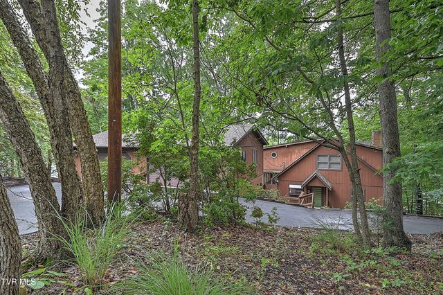 490 Hideaway Farm Road, Piney Flats, TN 37686