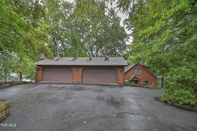 490 Hideaway Farm Road, Piney Flats, TN 37686