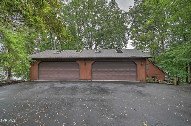 490 Hideaway Farm Road, Piney Flats, TN 37686