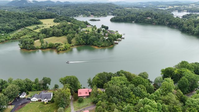 490 Hideaway Farm Road, Piney Flats, TN 37686
