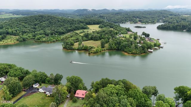 490 Hideaway Farm Road, Piney Flats, TN 37686