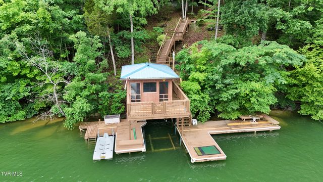 490 Hideaway Farm Road, Piney Flats, TN 37686