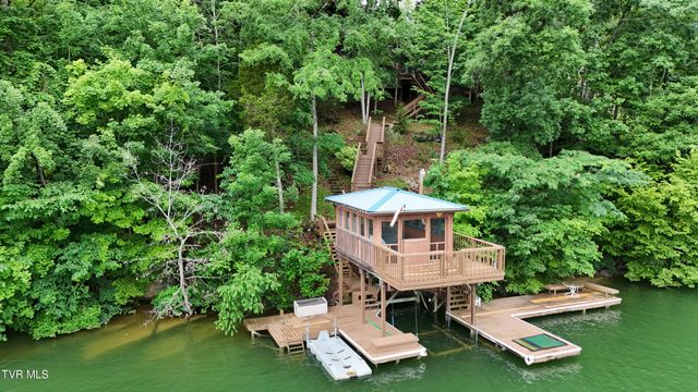 490 Hideaway Farm Road, Piney Flats, TN 37686