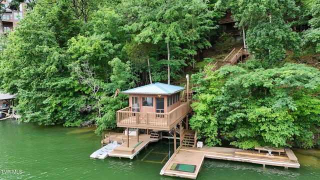 490 Hideaway Farm Road, Piney Flats, TN 37686