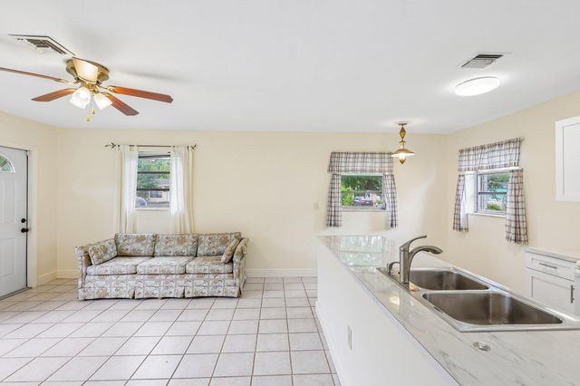 1511 N 70th Terrace, Hollywood, FL 33024