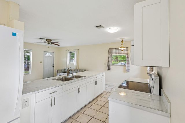 1511 N 70th Terrace, Hollywood, FL 33024