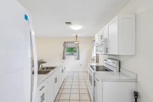 1511 N 70th Terrace, Hollywood, FL 33024