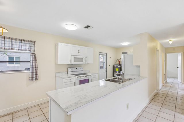 1511 N 70th Terrace, Hollywood, FL 33024