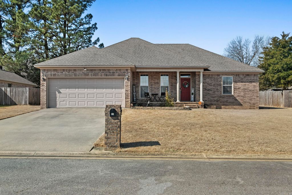 61 Rebecca Lane, Searcy, AR 72143