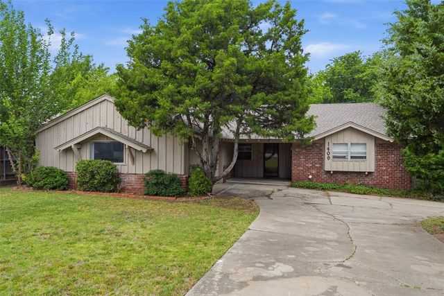 1409 NW 63rd Road, Nichols Hills, OK 73116