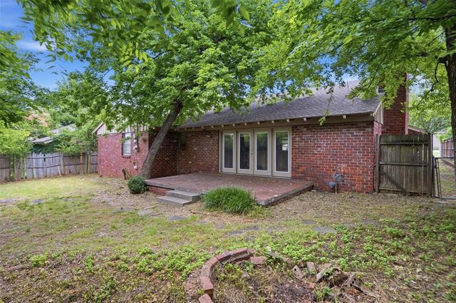 1409 NW 63rd Road, Nichols Hills, OK 73116