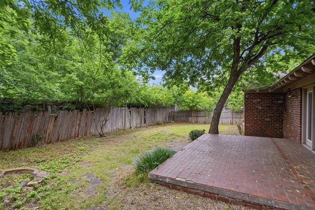 1409 NW 63rd Road, Nichols Hills, OK 73116