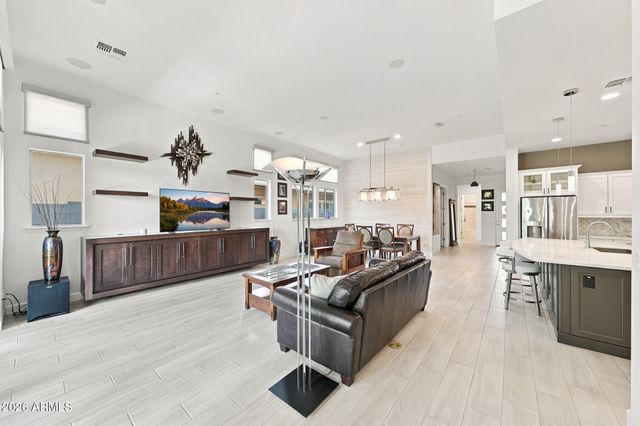 11961 W CREOSOTE Drive, Peoria, AZ 85383