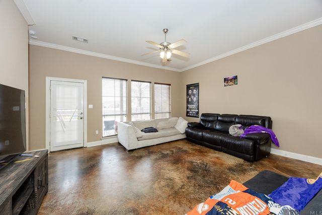 5252 Eastbay Dr, Baton Rouge, LA 70820