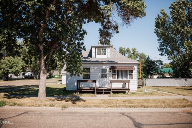 114 4th Street NW, Hazen, ND 58545 property photo