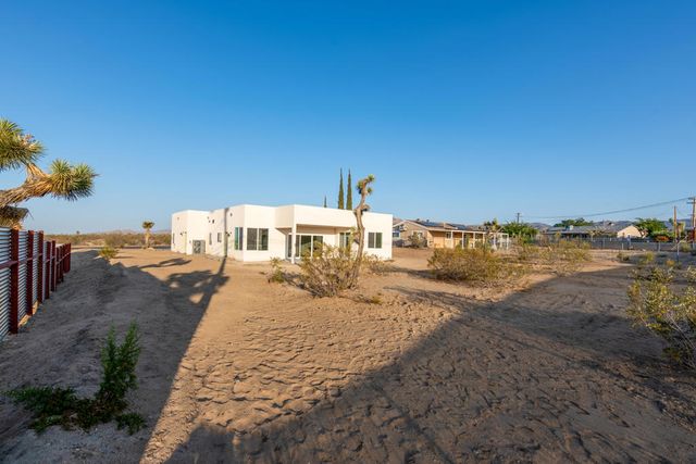 7082 Avalon Avenue, Yucca Valley, CA 92284