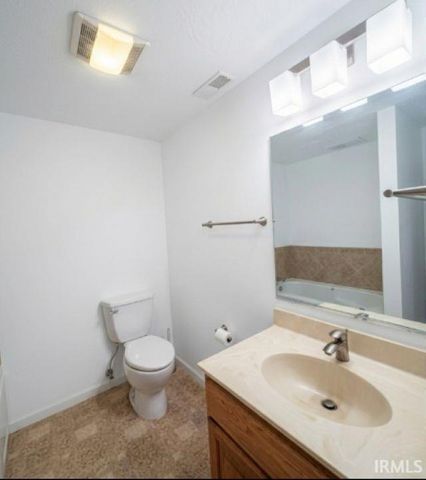 1761 Walnut Trace, Greenfield, IN 46140