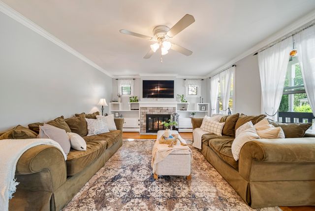 27 Courtland Street, Nashua, NH 03064