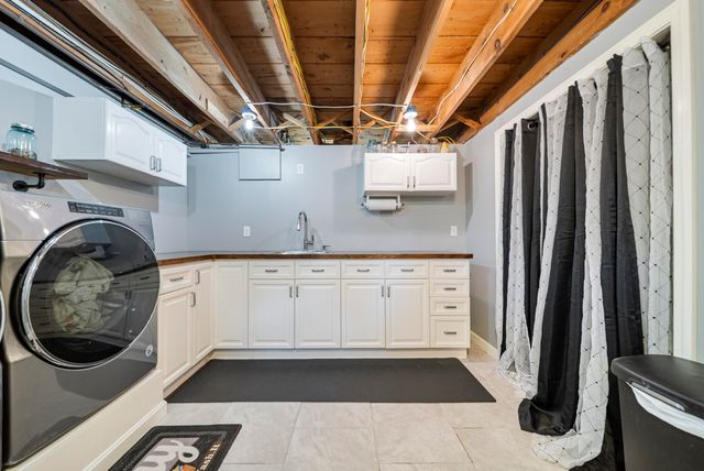 27 Courtland Street, Nashua, NH 03064