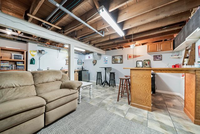 27 Courtland Street, Nashua, NH 03064