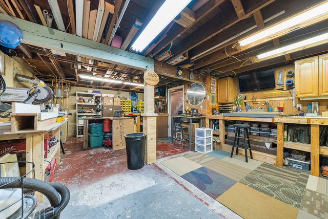 27 Courtland Street, Nashua, NH 03064