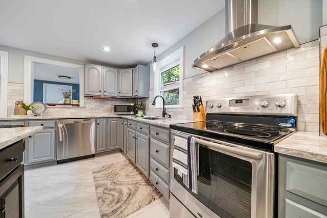 27 Courtland Street, Nashua, NH 03064