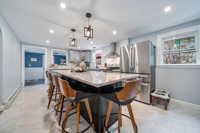 27 Courtland Street, Nashua, NH 03064