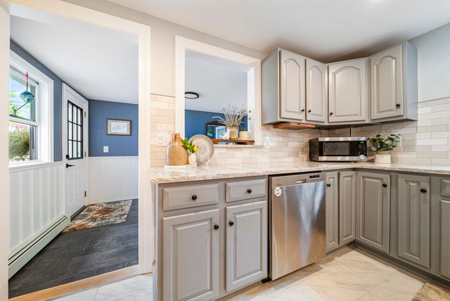 27 Courtland Street, Nashua, NH 03064