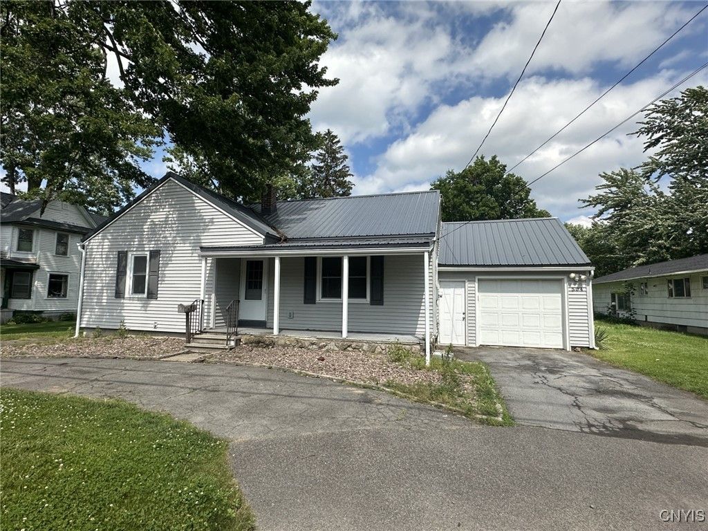 504 Allen Road, Clay, NY 13212