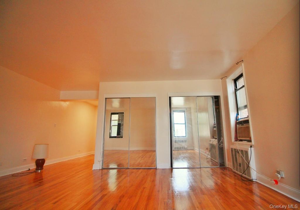8830 182nd street 3E, Hollis, NY 11423 — photo 2