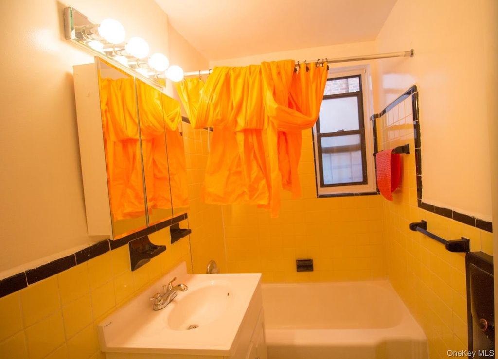 8830 182nd street 3E, Hollis, NY 11423 — photo 4