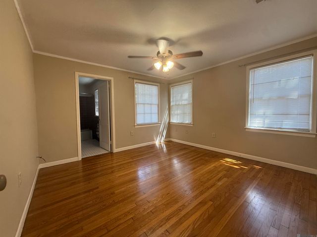 2129 E Lakeshore Dr, Baton Rouge, LA 70808