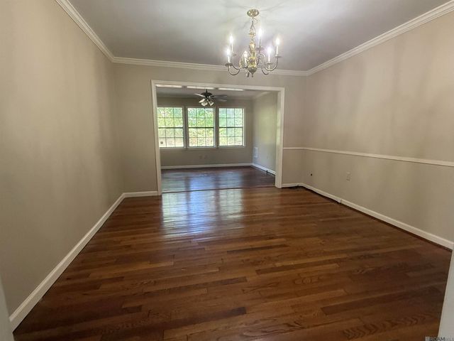 2129 E Lakeshore Dr, Baton Rouge, LA 70808