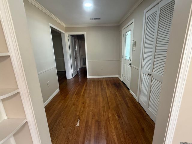 2129 E Lakeshore Dr, Baton Rouge, LA 70808