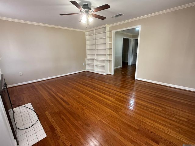 2129 E Lakeshore Dr, Baton Rouge, LA 70808