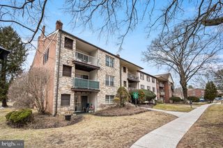 275 DRUMMERS LN #275, Wayne, PA 19087