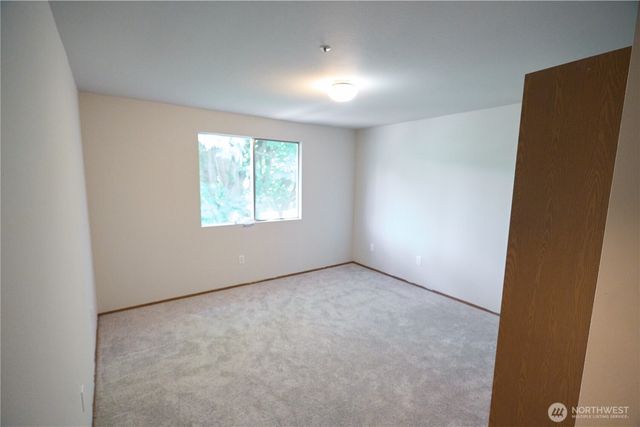 22023 SE 266th Place, Maple Valley, WA 98038