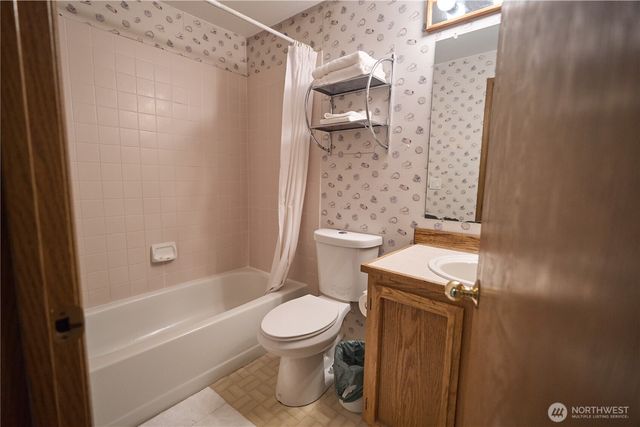 22023 SE 266th Place, Maple Valley, WA 98038