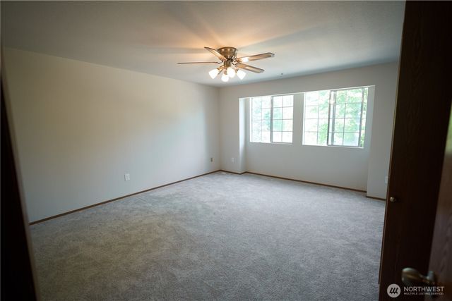 22023 SE 266th Place, Maple Valley, WA 98038