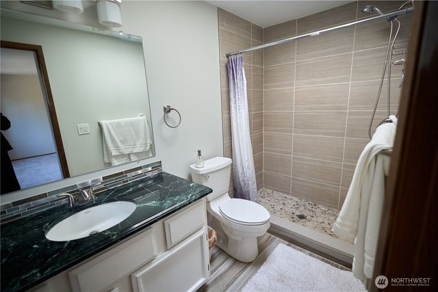 22023 SE 266th Place, Maple Valley, WA 98038
