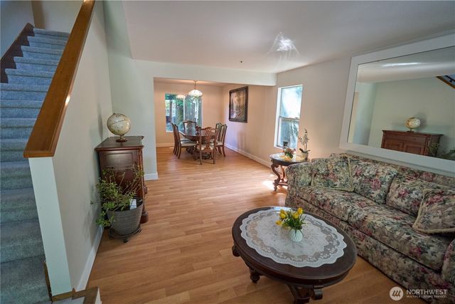 22023 SE 266th Place, Maple Valley, WA 98038