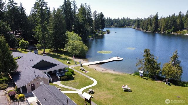 22023 SE 266th Place, Maple Valley, WA 98038