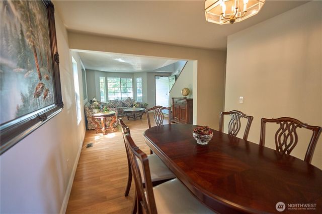 22023 SE 266th Place, Maple Valley, WA 98038
