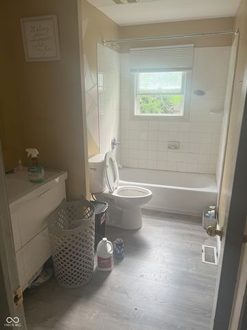 3570 Decamp Drive, Indianapolis, IN 46226